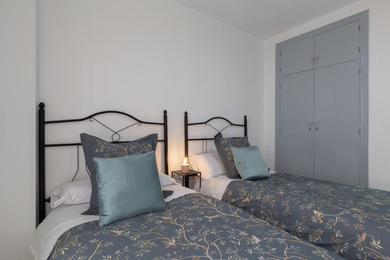 Luminoso Apartamento De Dos Habitaciones Con Terraza Y Parking En El Centro Málaga Exterior foto