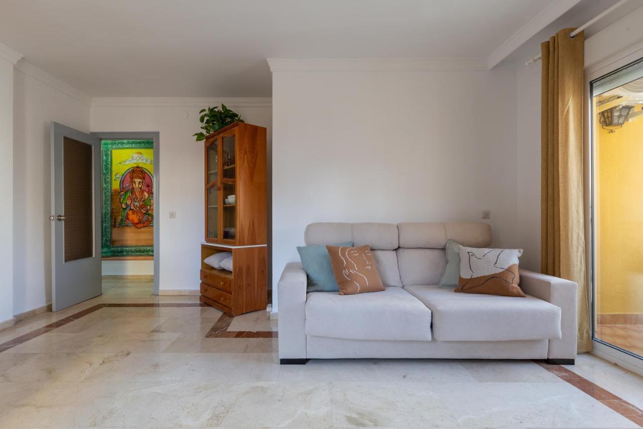 Luminoso Apartamento De Dos Habitaciones Con Terraza Y Parking En El Centro Málaga Exterior foto